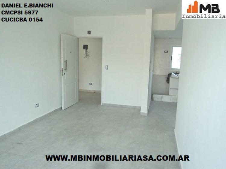 Avellaneda venta dpto 2 amb.c/balcón en Palaa al 400 1°D