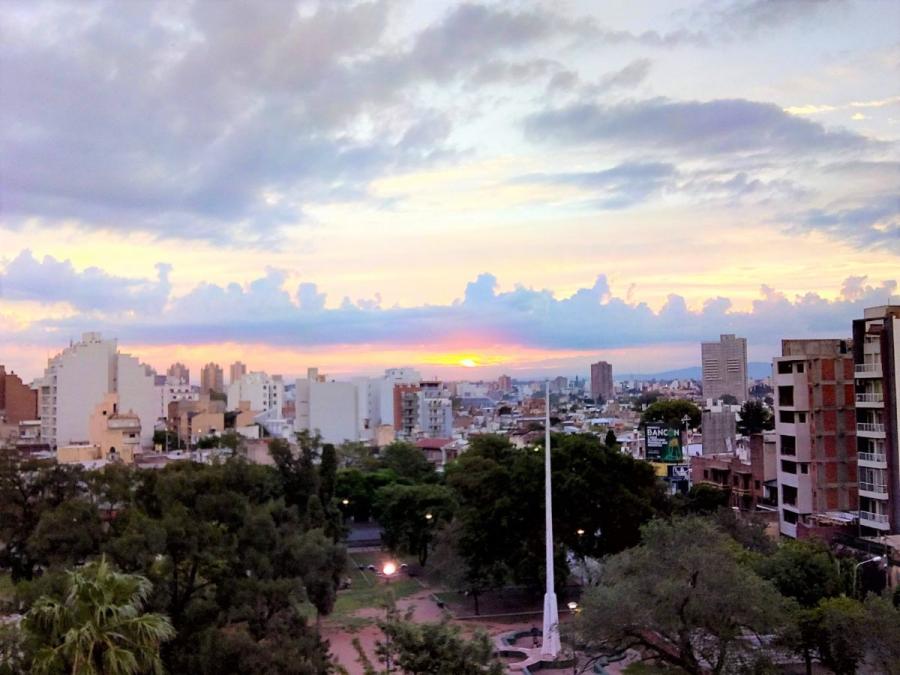 CÓRDOBA (Capital) – SEMIPISO FRENTE PLAZA  C/GRAN VISTA DE CIUDAD Y SIERRAS