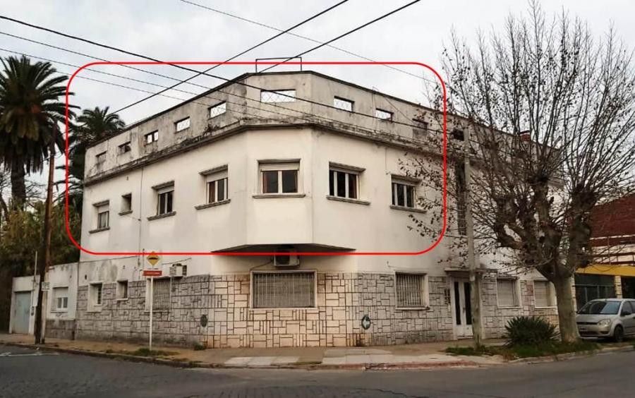 AMPLIO SEMIPISO EN 1º PISO POR ESCALERA EN EL CORAZON VILLA SARMIENTO DE 3 AMBIENTES.