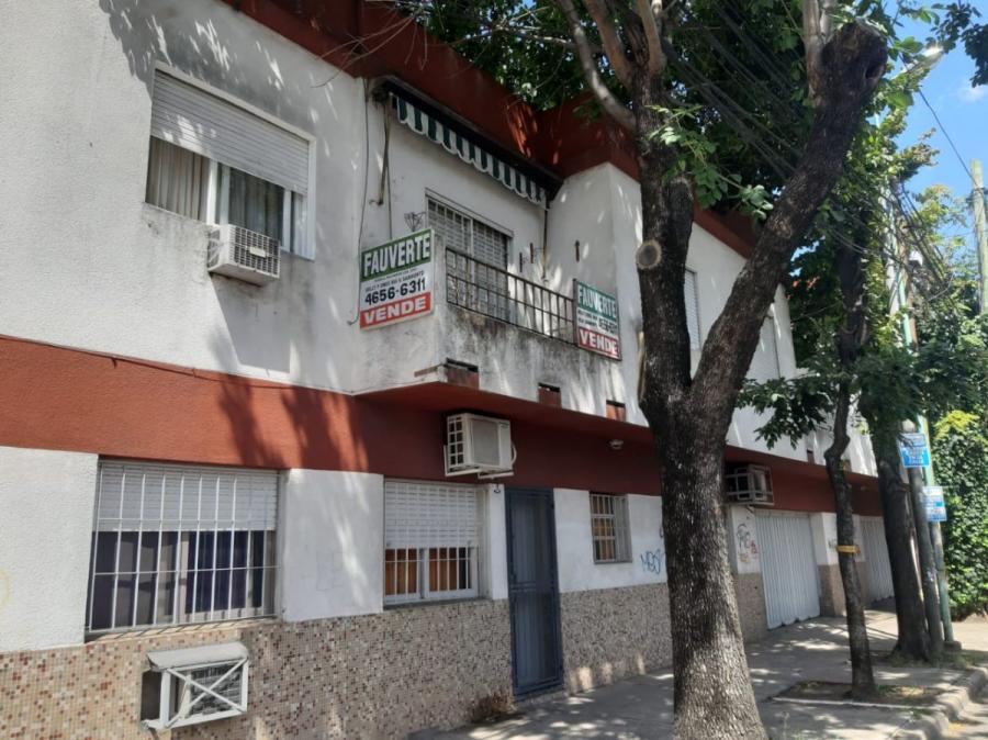 DEPARTAMENTO AL FRENTE EN 1º PISO POR ESCALERA EN VILLA SARMIENTO DE 2 AMBIENTES MAS ESPACIO DE COCH