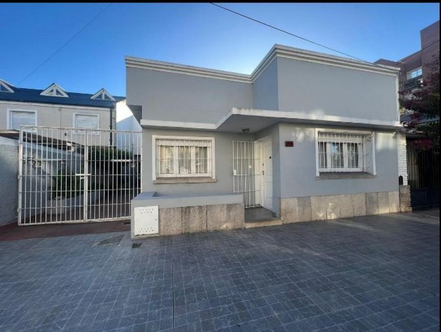 Casa 5 ambientes con quincho en venta en San Jose