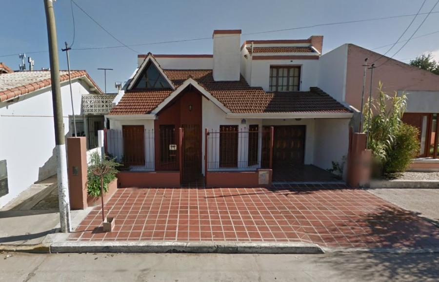 CASA CON DEPARTAMENTOS EN NECOCHEA, IDEAL HOSTEL