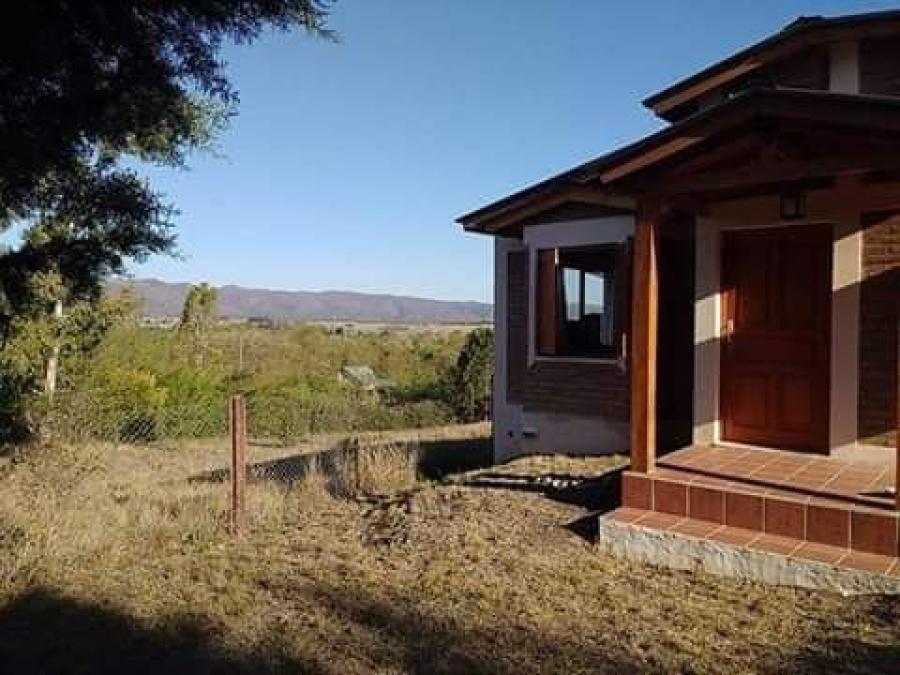 Casa en excelente estado cerca del río y con hermosa vista a las Sierras