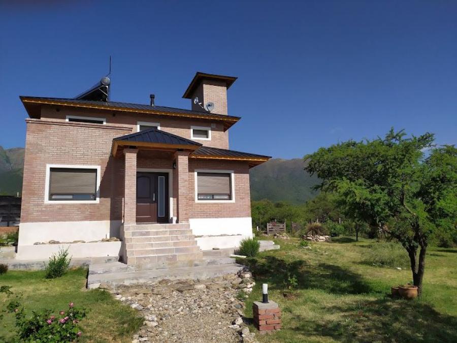 CASA EN VENTA BALCONES DE CARPINTERÍA - MERLO SAN LUIS