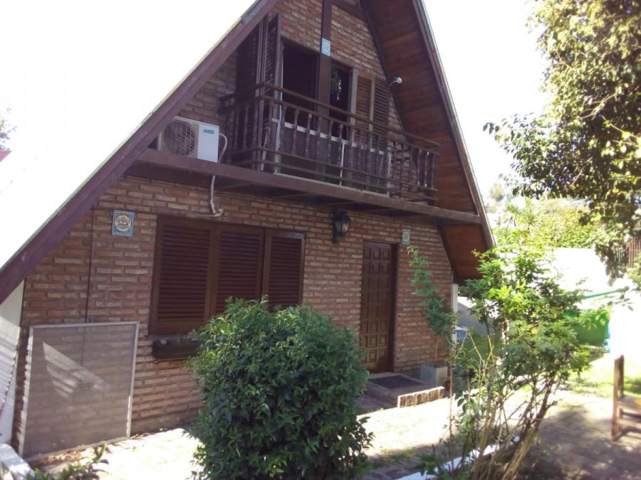 casa en venta de 3 amb con jardin