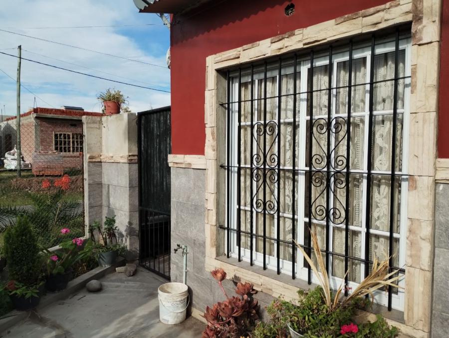 Casa en VENTA o PERMUTA en Barrio Santa Ana de Glew.