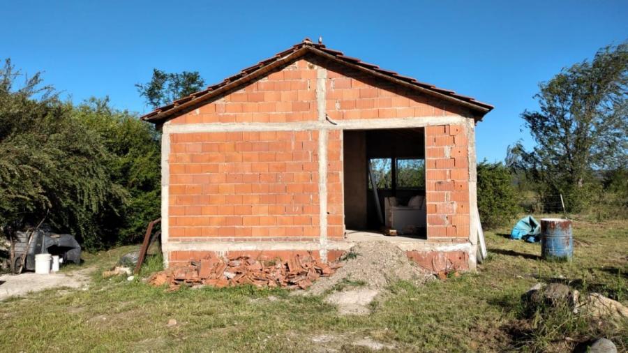 Casita a terminar en 1.000m2 de terreno