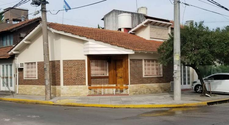 CHALET EN RAMOS MEJIA SUR EN VENTA