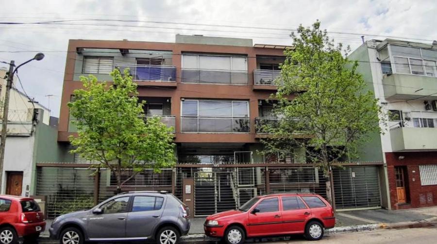 DEPARTAMENTO AL FRENTE EN RAMOS MEJIA SUR - CENTRO EN VENTA