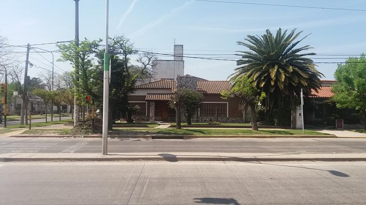 DUEÑO VENDE EXCELENTE PROPIEDAD EN AVENIDA VICTORICA 400 - MORENO - BUENOS AIRES