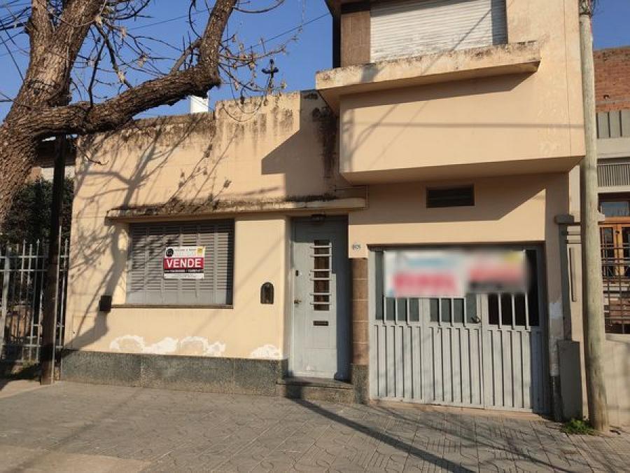 EN VENTA CASA 2 DORMITORIO - SECTOR BV. ROCA