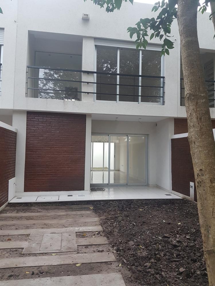 EXCELENTE DUPLEX EN INMEJORABLE ZONA DE CITY BELL