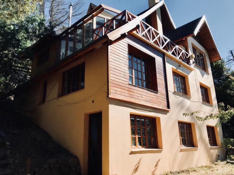 Hermosa casa con vista al lago