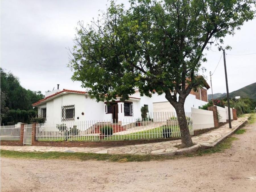 HERMOSO CHALET EN VENTA EN CAPILLA DEL MONTE