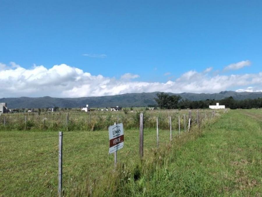 Hermoso terreno de 746m2 con vistas a las sierras