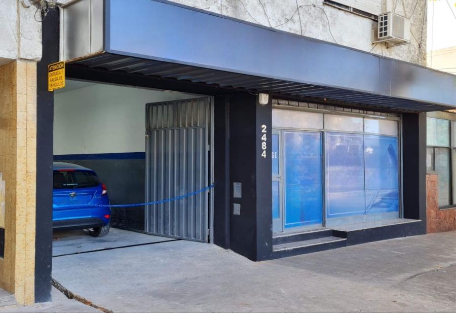 GALPON y LOCAL. Uriburu 2400, Rosario. Venta. Apto crédito. Apto depósito, comercial