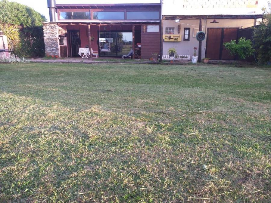 LOS ACANTILADOS, DISPONIBLE CASA, CON GRAN PARQUE, ENTRADA PARA AUTOS, CANCHITA, PARRILLA, PILETA.