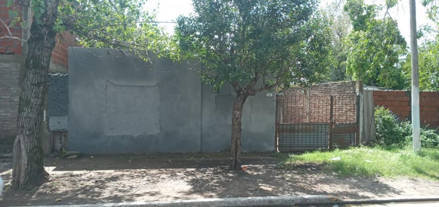 LOTE de Terreno en Merlo Norte sobre pavimento y todos los servicios con construcción a demoler