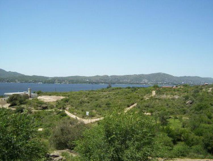 LOTE EN VA PARQUE SIQUIMAN A 2 CUADRAS DE LAGO SAN ROQUE. (ref 13801)