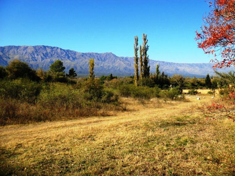 Lotes en Villa Las Rosas - Cba, c/agua y energía eléctrica; vista al Champaquí, escritura inmediata