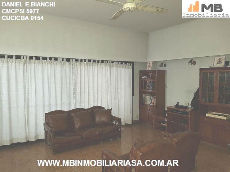 Moreno venta casa 4 amb.c/patio, pileta en Esteban de Luca al 2300. Apto crédito!!