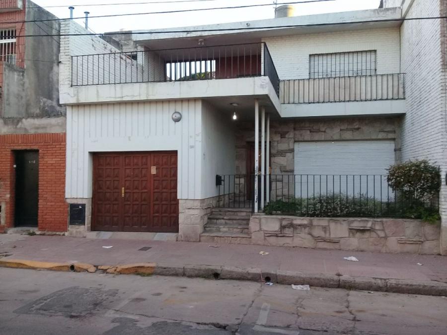 Oportunidad excelente casa 4 dormitorios Guemes