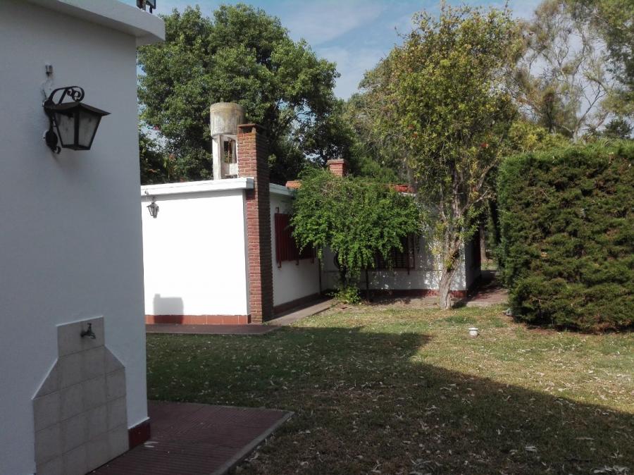 PUEBLO ESTHER, 823 m2. Terreno, Vivienda, pileta