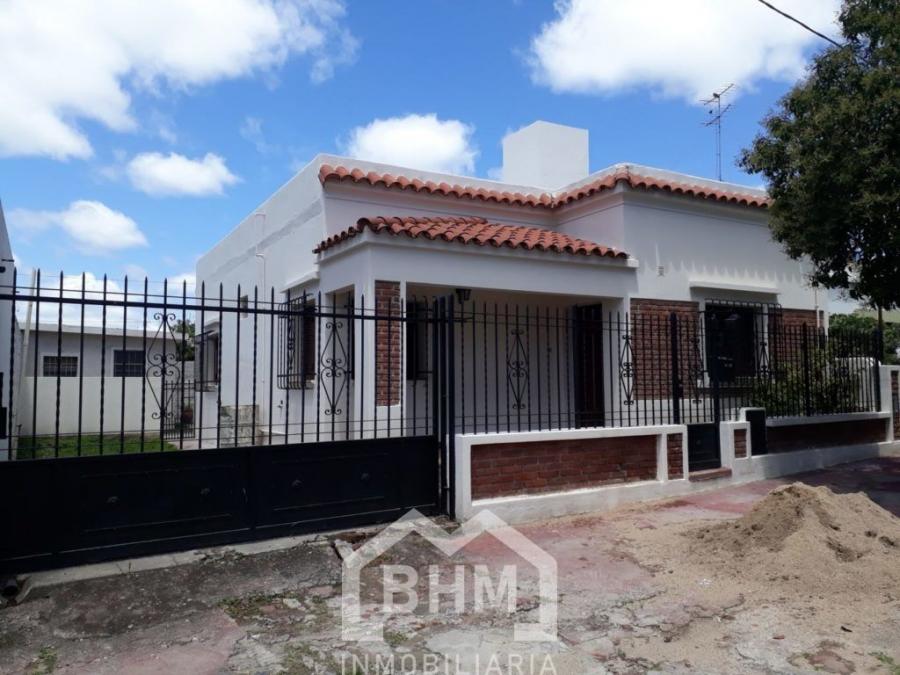 VENDE CASA EN ALTA GRACIA BARRIO NORTE AVENIDA DALINGER