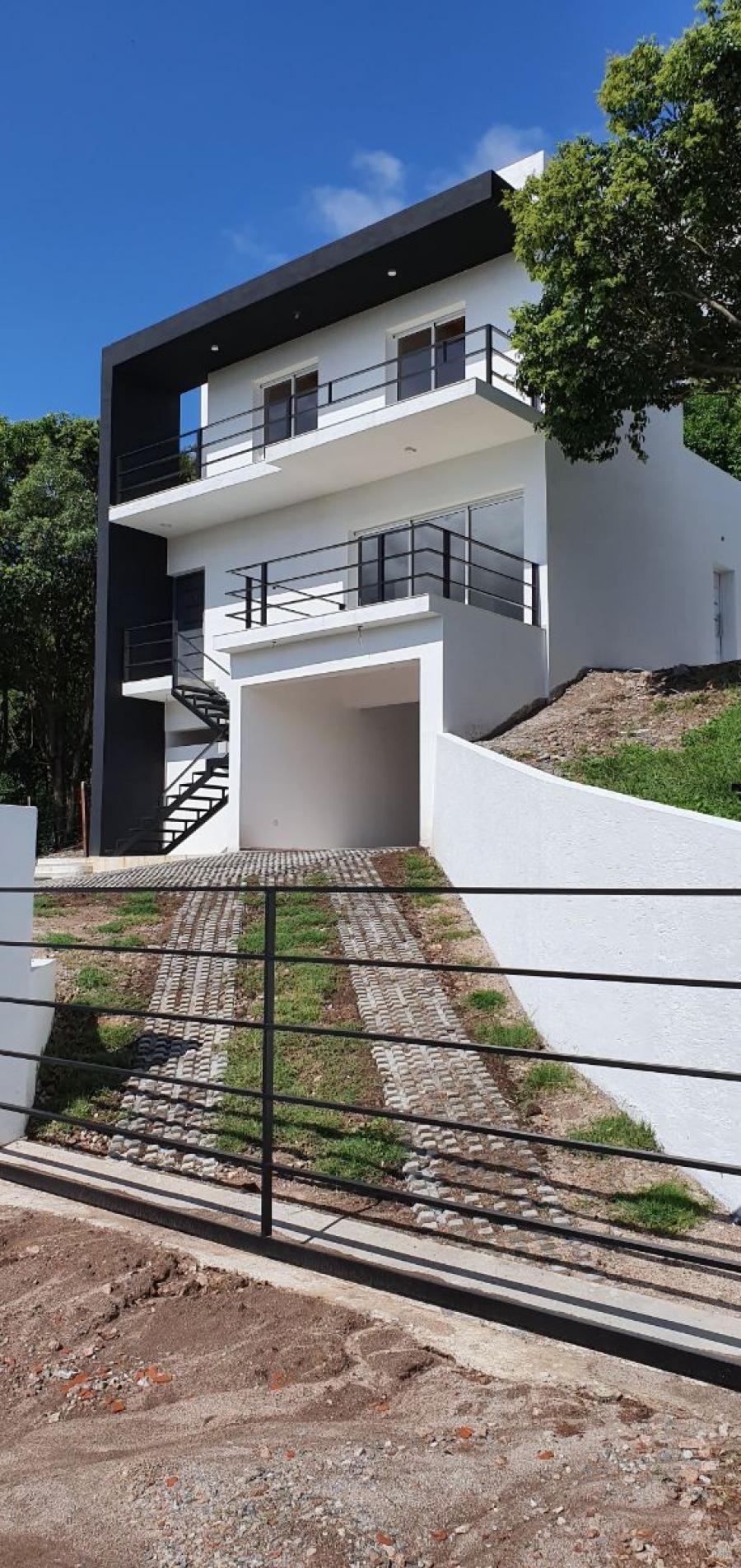 Vendo Bellísima casa estilo moderno en Rio Ceballos, Córdoba, Argentina