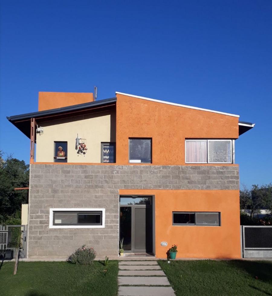 vendo casa en barrio privado Cañitas falda del carmen