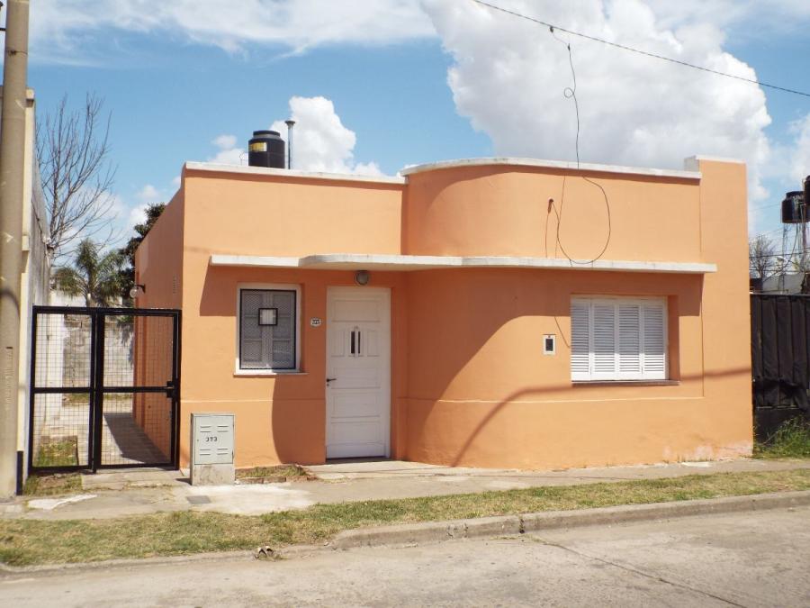 VENDO casa en San Lorenzo, 2 dormitorios