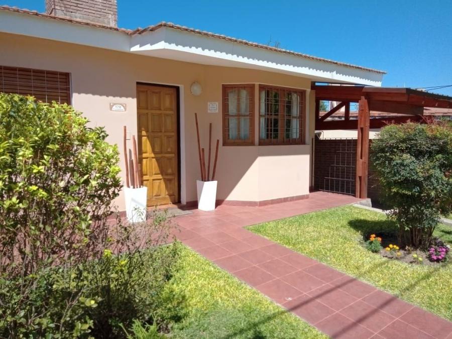 Vendo Chalet  c/ Pileta en Villa Carlos Paz