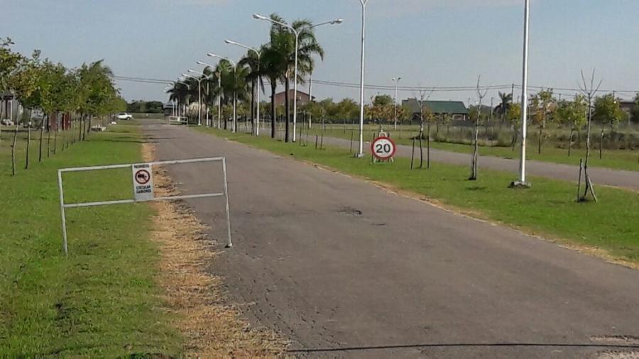 VENDO LOTES EN BARRIO PUNTA CHACRA - ROLDAN 