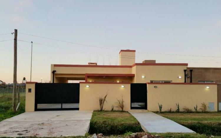 Foto Casa en Venta en Roldan, Santa Fe - U$D 180.000 - CAV94564 - BienesOnLine