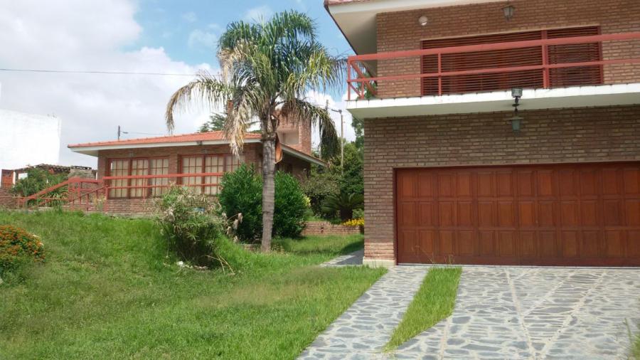 CASA 400M2 CON 2500M2 DE LOTE. SE OFRECE FACILIDADES.