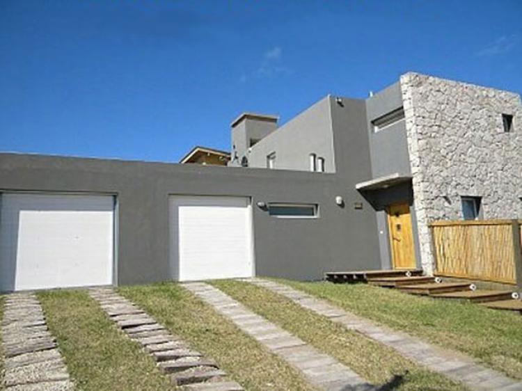 Villa Gesell. Dueño excelente alquila casa frente al mar para 8 personas