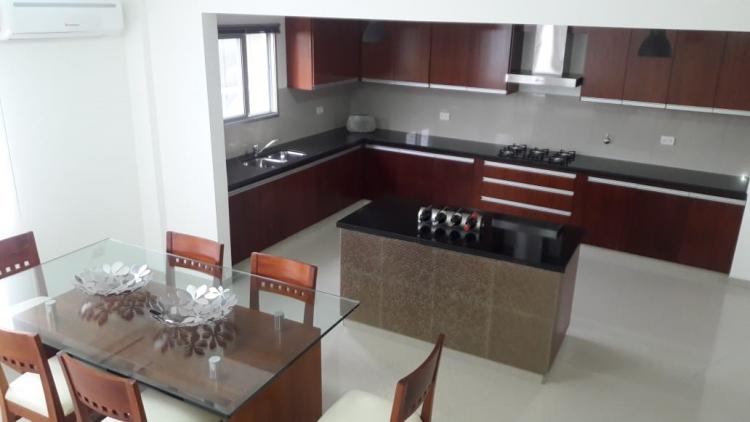 VENTA O ALQUILER PENTHOUSE EN CONDOMINIO VISTA URUBO  360°