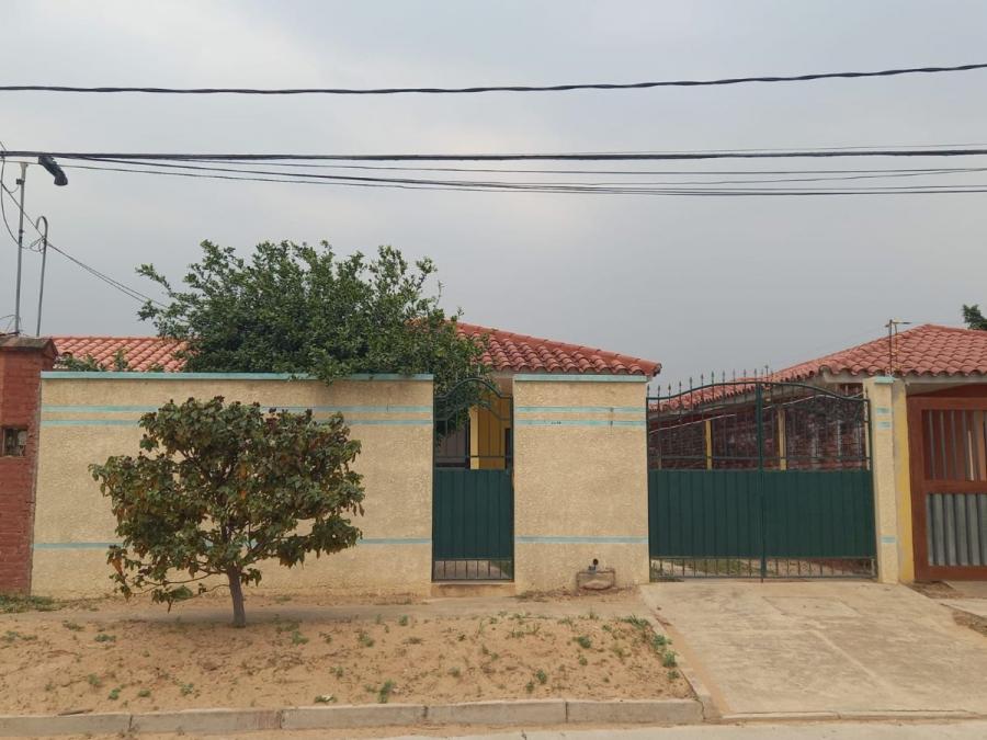 Foto Casa en Venta en Urbanización Las Palmitas, Santa Cruz de la Sierra, Santa Cruz - U$D 95.000 - CAV6056 - BienesOnLine