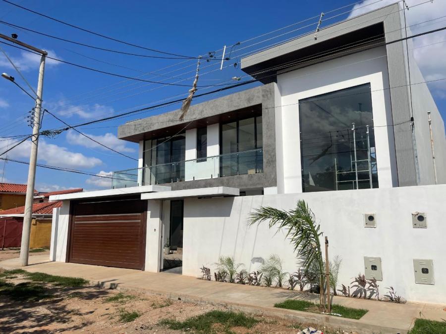 Casa en Venta en Santa Cruz de la Sierra