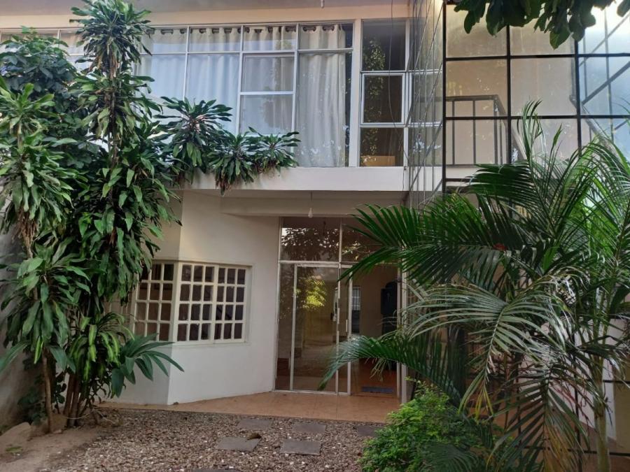 Foto Casa en Alquiler en Santa Cruz de la Sierra, Santa Cruz - $ 4.800 - CAA7903 - BienesOnLine