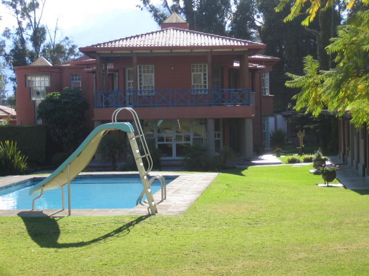 En venta hermosa casa tipo europeo en Trojes, Tiquipaya, Cochabamba, Bolivia