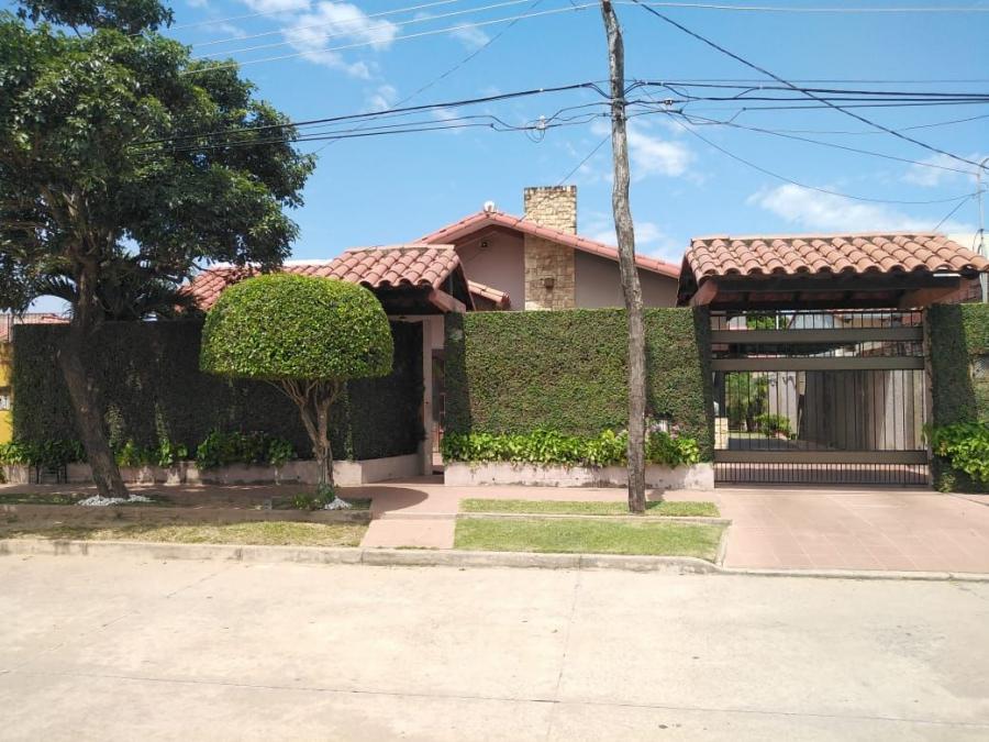 Casa en Venta en Santa Cruz de la Sierra Santa Cruz U D 274.000