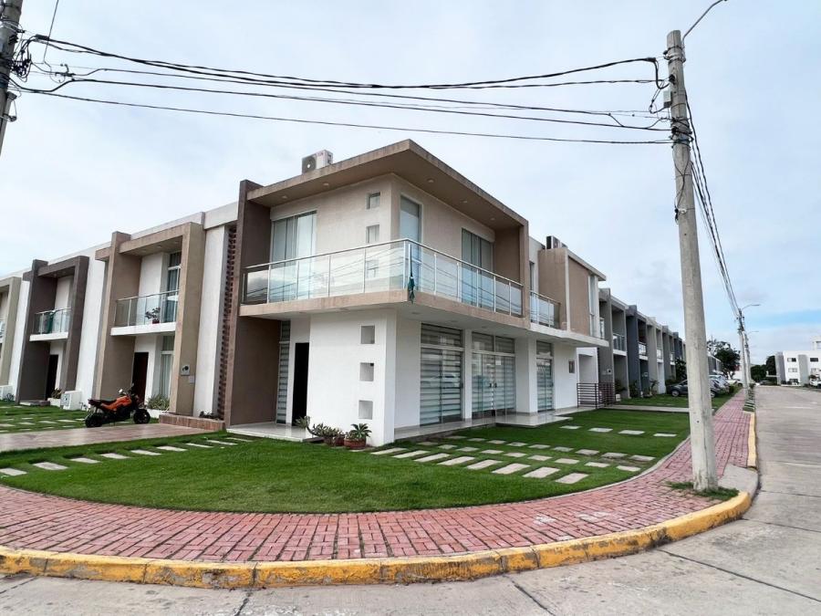 Foto Casa en Alquiler en ZONA NORTE, Andrés Ibañez, Santa Cruz - U$D 750 - CAA6615 - BienesOnLine