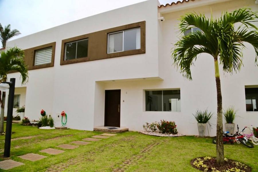 Foto Casa en Venta en villa fraterna, Santa Cruz de la Sierra, Santa Cruz - U$D 199.900 - CAV3364 - BienesOnLine