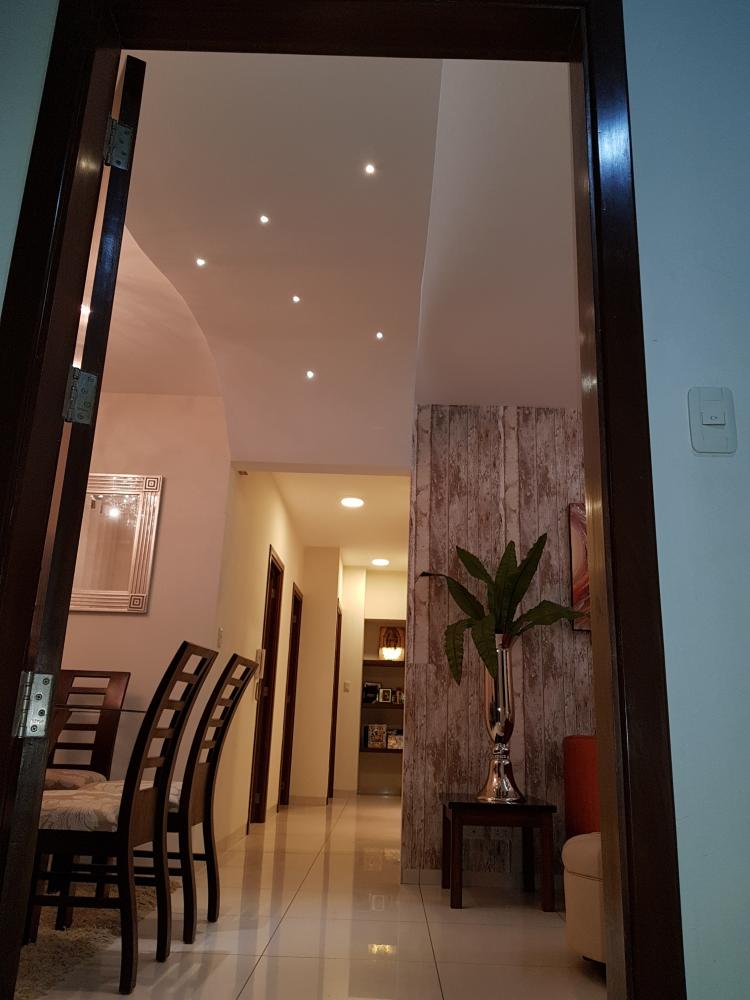 OPORTUNIDAD EXCLUSIVO APARTAMENTO CON FINO ACABADO, UBICADO EN ZONA RESIDENCIAL LISTO PARA HABITAR