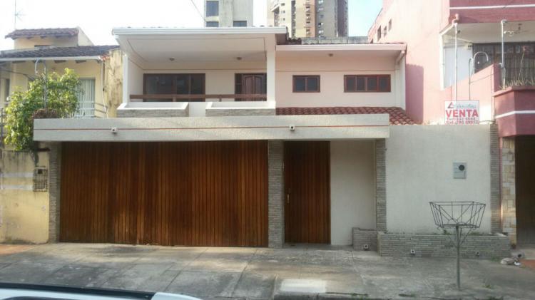 Foto Casa en Venta en ZONA PLAZA DEL ESTUDIANTE, Santa Cruz de la Sierra, Santa Cruz - U$D 350.000 - CAV1468 - BienesOnLine