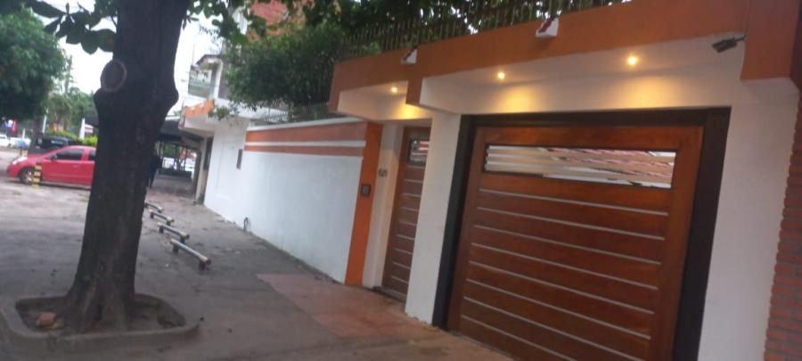 Foto Casa en Venta en AV LA SALLE CANAL ISUTO, Santa Cruz de la Sierra, Santa Cruz - U$D 290 - CAV6573 - BienesOnLine