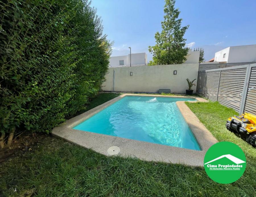 Foto Casa en Venta en Peñalolén, Santiago - UFs 10.400 - CAV154107 - BienesOnLine