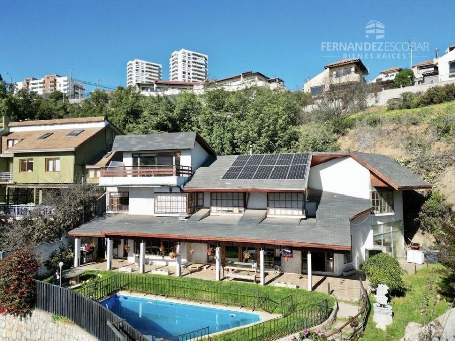 VIÑA DEL MAR - VENDE CASA EN NIVEL 3 PISOS 5D 5B PISCINA