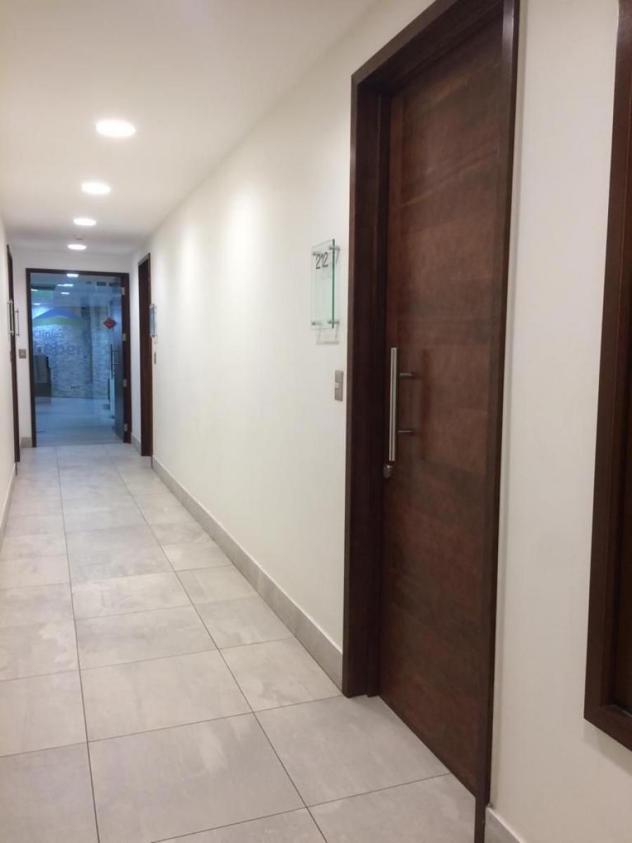 ARRIENDO DE OFICINA REÑACA